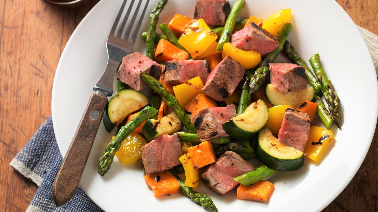 beef with veggies bowl